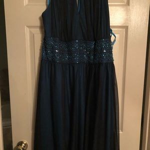 Jessica Howard evening dress